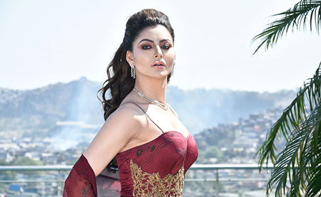 নকল করে বিপাকে ঊর্বশী 9 209476 urvashi