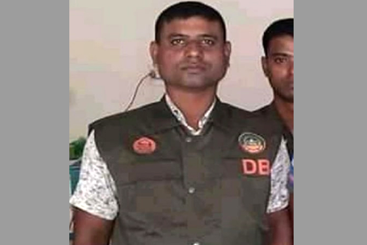 ডিবির এসআই রায়হানুল