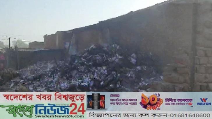 দিল্লিতে বস্তিতে ভয়াবহ অগ্নিকাণ্ডে নিহত ৭ 15 Dillitay bostitay voyaboho ognikandonehoto 5