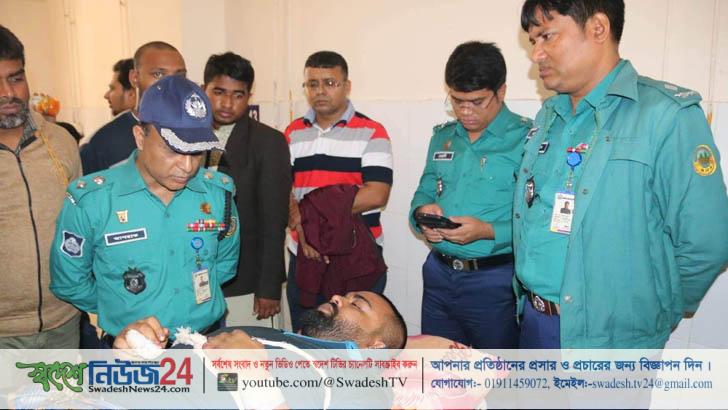 বিশ্ববিদ্যায়ের হলে ঢুকে ঘুমন্ত দুই ছাত্রলীগ নেতাকে কুপিয়ে জখম 10 student leader
