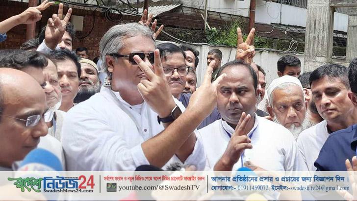 ‘বিজয় সুনিশ্চিত’, ভোট দিয়ে বললেন মোহাম্মদ এ আরাফাত 13 arafat dhaka 17