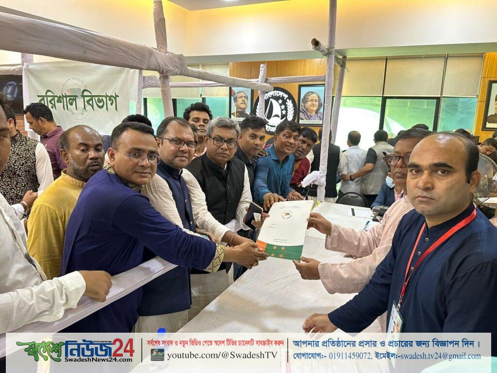 পটুয়াখালী-০৪ আসনে মনোনয়ন পত্র সংগ্রহ করলেন যুবলীগ নেতা এ্যাড. ড. শামীম আল সাইফুল সোহাগ 11 IMG 2956 4