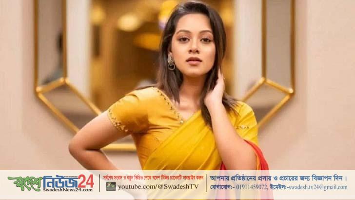 কীভাবে অ্যাকাউন্ট হ্যাকড হলো, ডিবি থেকে বের হয়ে জানালেন দীঘি 8 dighi swadeshnews24