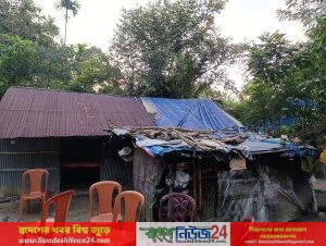 হতদরিদ্র পরিবারের মাথা গোঁজার ঠাঁই সংস্কারে সহায়তার হাত বাড়ালেন বিএনপি নেতা ফজলুল মুরাদ